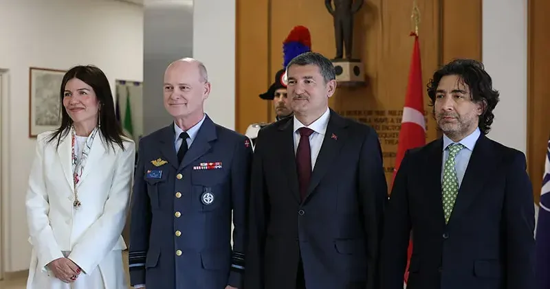 Roma’da ‘Ankara NATO Zirvesi Ekseninde İttifakın Güney Kanadı’ paneli düzenlendi