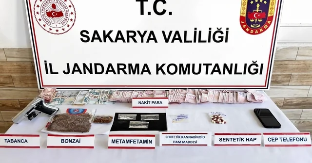 Jandarmadan uyuşturucu tacirlerine darbe: 2 torbacı tutuklandı Sakarya Haberleri