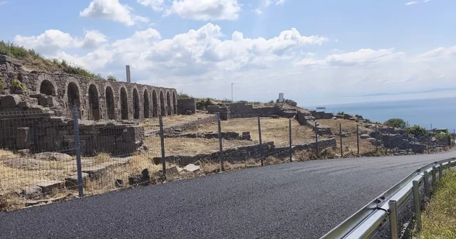 Çanakkale de Assos Antik Liman Yolu nda sıcak asfalt dökme çalışmaları başladı Çanakkale Haberleri