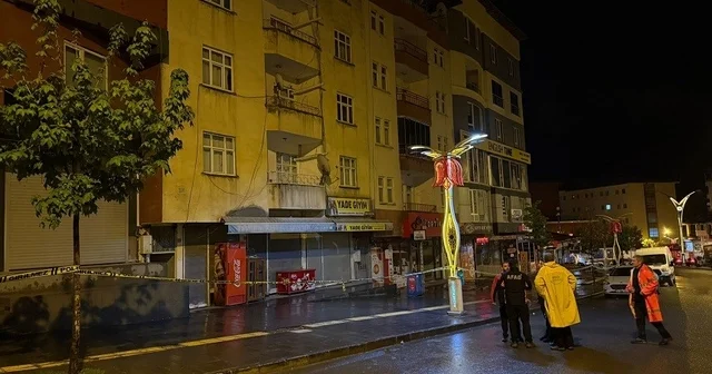 Hakkari de 6 bina çökme riski nedeniyle tahliye edildi Hakkari Haberleri
