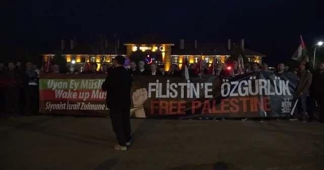 Erzurum da Filistin e destek için konvoy yapıldı Sumud filosu aktivisti Ömer Onay ın oğlu Ahmet Enes Onay; Bugün filodaki aktivistlerin yanında olma günüdür Erzurum Haberleri