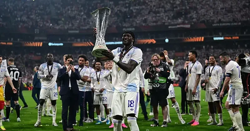 Freiburg Aston Villa maçı canlı izle FREİBURG ASTON VİLLA maçı şifresiz (UEFA Avrupa Ligi final maçı canlı yayın)