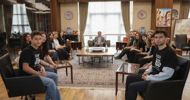 Ege Şampiyonu EZOP Tiyatro, Türkiye finallerinde Kütahya yı temsil edecek Kütahya Haberleri