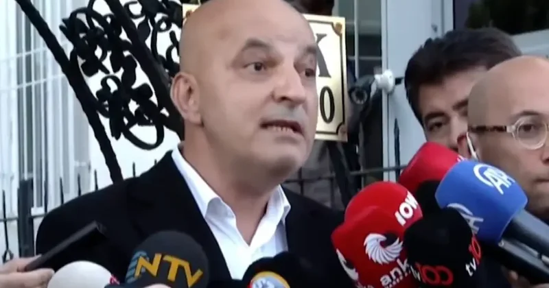 Mahir Polat Kılıçdaroğlu nun evinin önünden konuştu: Hepimize hayırlı olsun