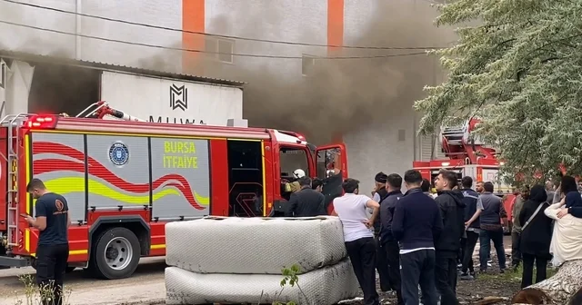 Bursa da koltuk fabrikasında yangın Bursa Haberleri