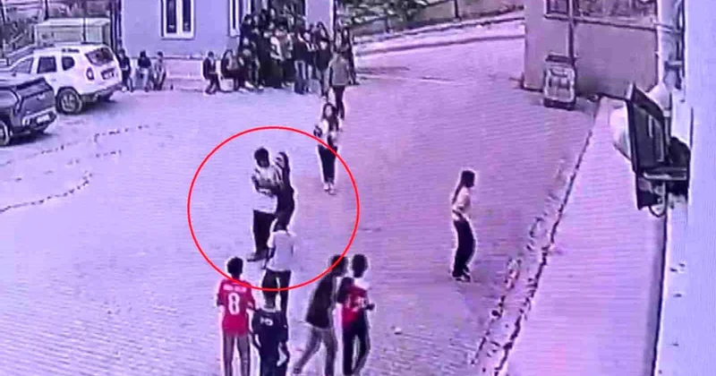 Öğrencisini Heimlich ile kurtaran öğretmen