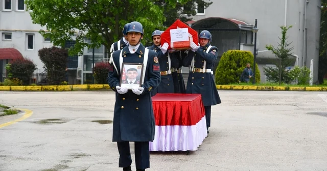 Kalp krizinden ölen üsteğmenin öğrencilere burs aradığına dair mesajları ortaya çıktı Bolu Haberleri