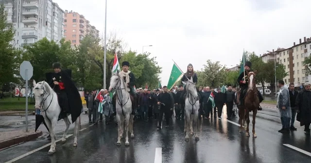 Çerkes Soykırımı ve Sürgünü nün 162 nci yıldönümünde Kayseri de anma yürüyüşü Kayseri Haberleri