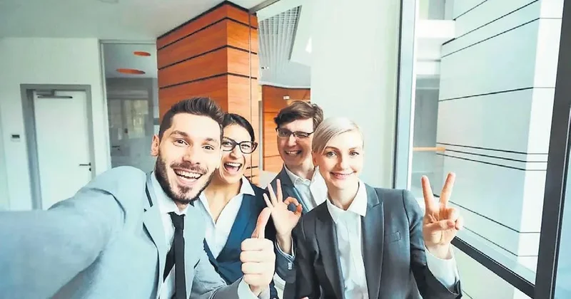 MEVLÜT TEZEL Fotoğraftan parmak izi çıkarıyorlar!