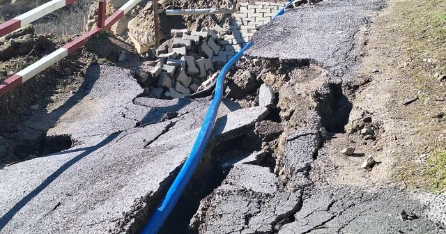 Büyükşehir, heyelan yaşanan Yeşilhisar Akköy Mahallesi nde geoduvar yapımına başladı Kayseri Haberleri