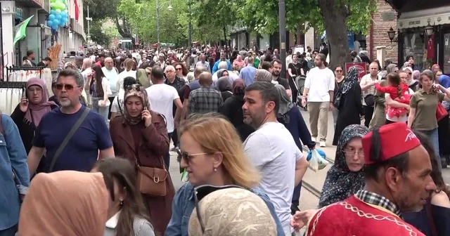 Bursa da bayram yoğunluğu başladı: Kasapta da şekercide de hareketlilik yaşanıyor Bursa Haberleri