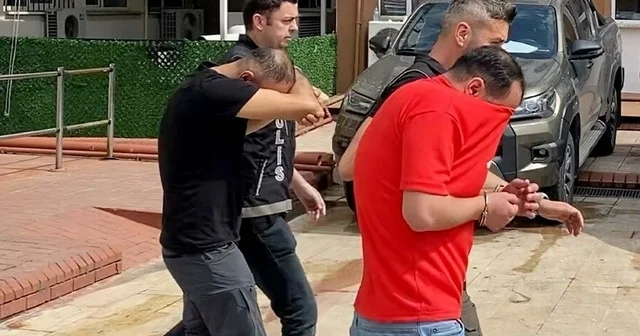 Dur ihtarına uymayan sürücü takip sırasında kaza yaptı; 2 tutuklama Aydın Haberleri