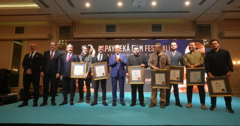 Ümraniye’den Türkiye’de bir ilk! Yapay Zeka film festivalinde ödüller sdğıtıldı