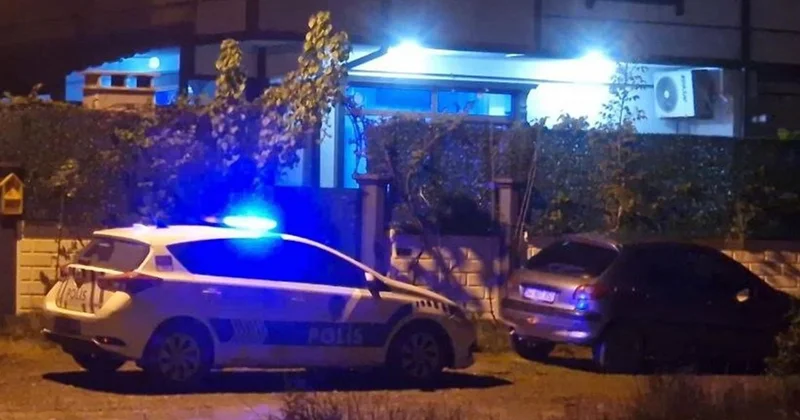 Sakarya da karısını bıçaklayarak öldüren kişi intihar etti