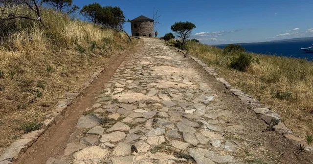 Bozcaada da tarihi yel değirmeni alanında çevre düzenlemesi yapıldı Çanakkale Haberleri