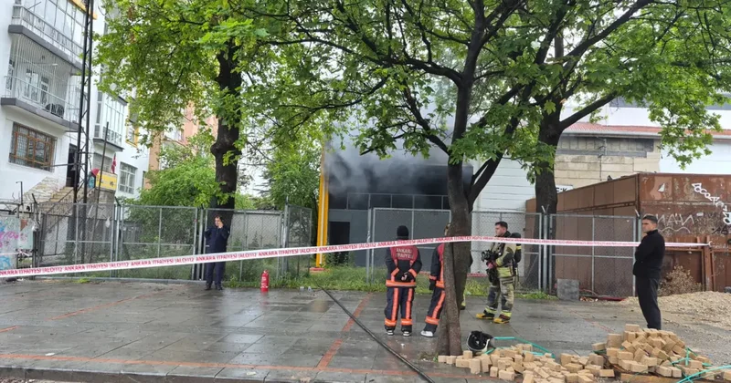 Ankara’da trafoda korkutan yangın! Alevler mahalleyi sardı
