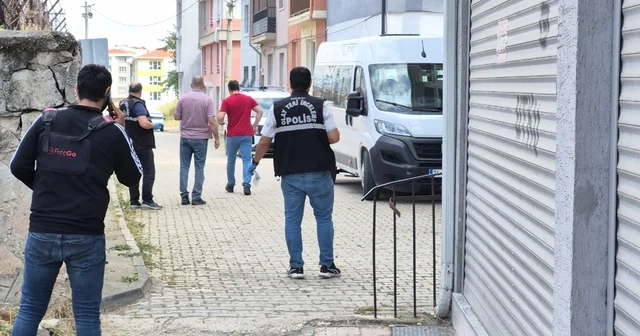 Eskişehir de 17 yaşındaki çocuk, bir kişiyi pompalı tüfekle vurdu Emek Mahallesi nde pompalı tüfekli kavga: 1 yaralı Eskişehir Haberleri Habertürk Yerel Haberler
