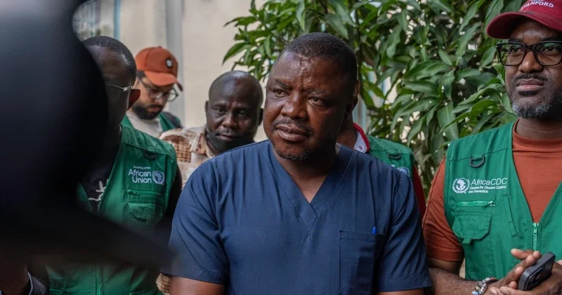 İlk kurbanlardan biriydi, Ebola’yı mucizevi şekilde yendi! Şimdi ise her gün ölüm tehditleri alıyor
