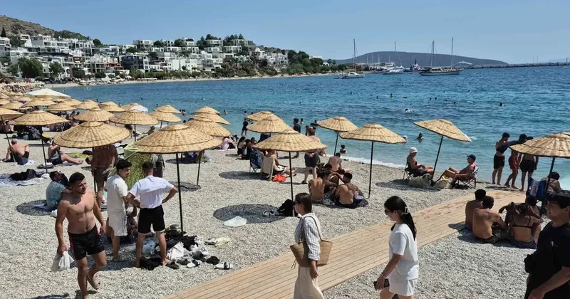 Bodrum’da sahiller doldu taştı