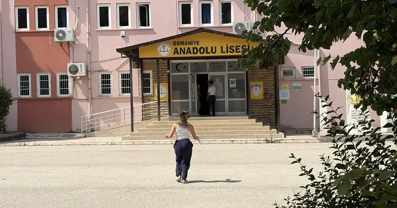 Yurttan YKS manzaraları... Hayaline 1 dakika ile veda etti: Polis ekipleri ve vatandaşlar seferber oldu