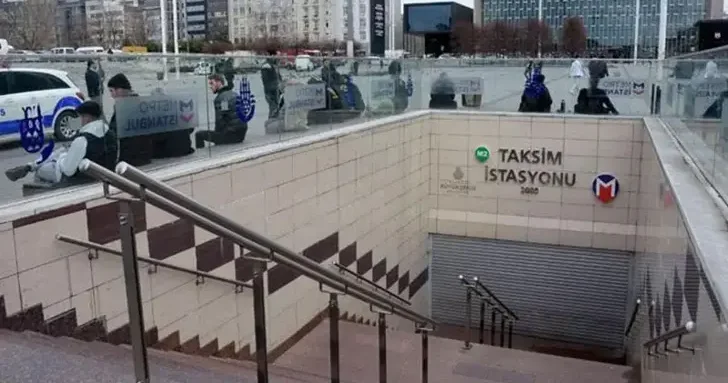 Taksim deki metro istasyonları geçici süreyle kapatıldı