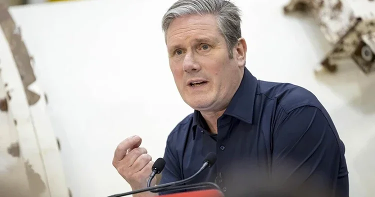 Trump, İngiltere Başbakanı Starmer in istifa edeceğini söyledi