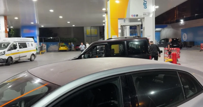 Son dakika: İstanbul da bir akaryakıt istasyonunda silahlı saldırı: 3 yaralı Son dakika haberleri