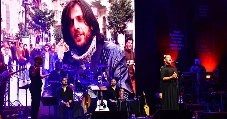 Tüm şarkılar Kazım için