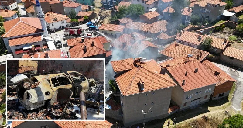 Kütahya da korkutan yangın: 3 ev kısmen 2 araç tamamen yandı Kütahya Haberleri