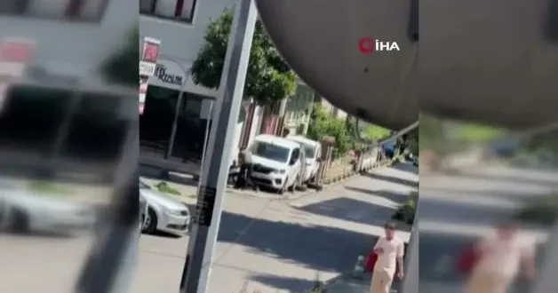 Eşini rahatsız ettiğini öne sürdüğü kişiyi bacağından vurdu
