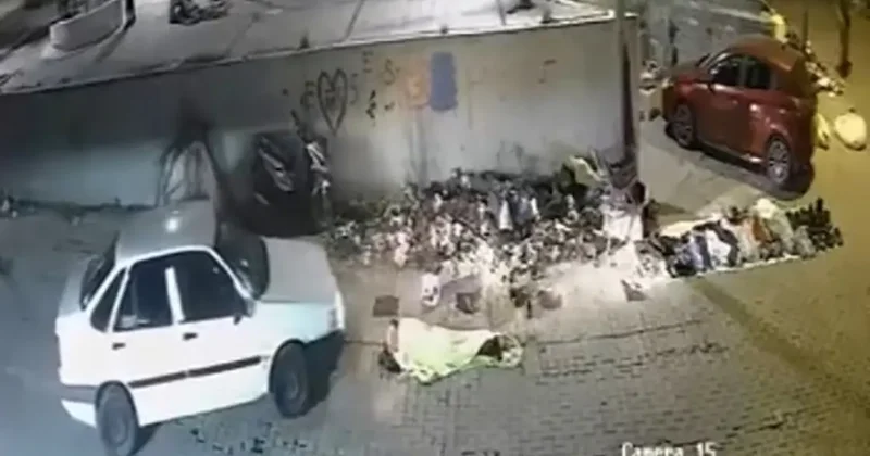 Kaldırımda uyuyanı fark etmedi, üzerinden otomobille geçti: O anlar kamerada