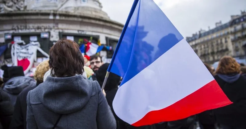 Fransızlar, ırkçılığa karşı Paris’te yürüdü Sözcü Gazetesi