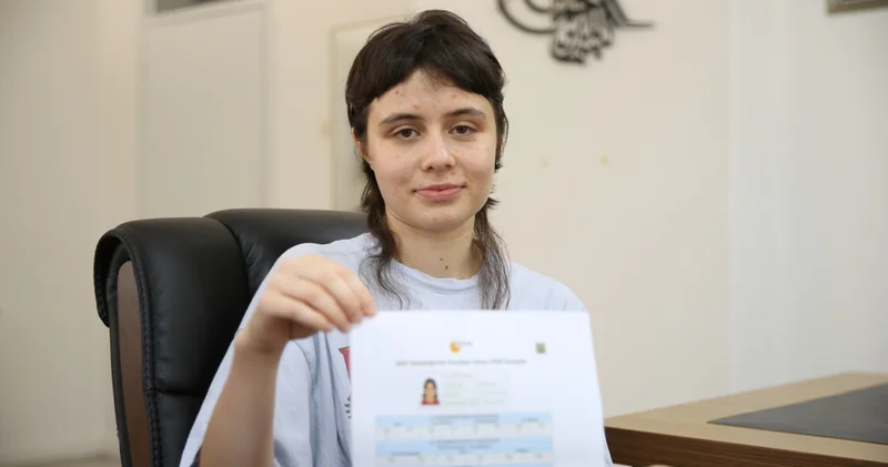 YKS de Fransızca alanında Türkiye birincisi olan öğrenci tıp okumayı hedefliyor Haberler