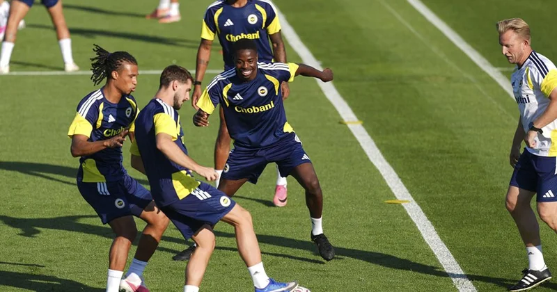 Fenerbahçe den gece yarısı kadro değişikliği