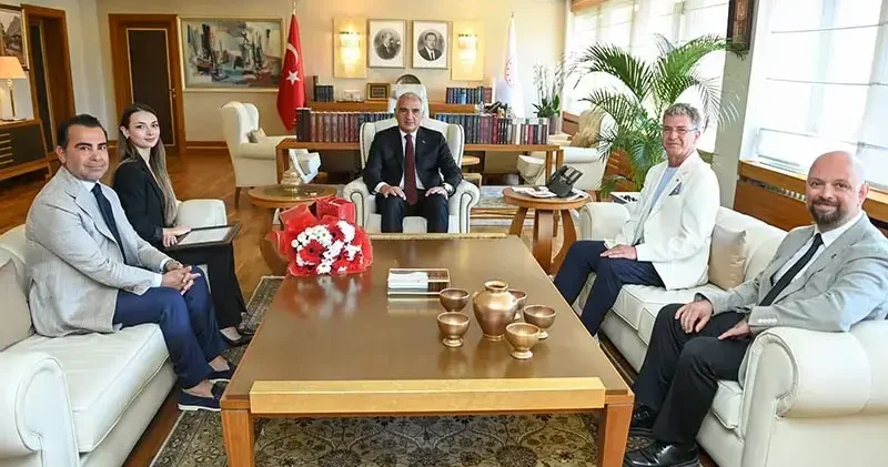 Bakan Ersoy, Nilay Tahiroğlu ve Tan Sağtürk ile görüştü