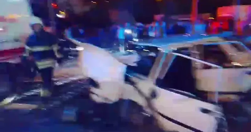 Adana’da kırmızı ışıkta bekleyen otomobile bir başka otomobil çarptı: 1 ölü, 3 yaralı