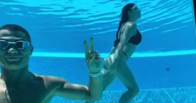 Cristiano Ronaldo ve Georgina Rodriguez den havuz şov
