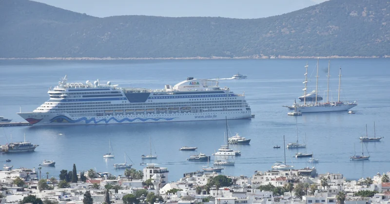 Bodrum a üç kruvaziyerle 2 bin 761 turist geldi Sözcü Gazetesi