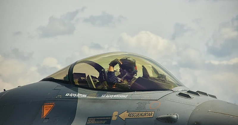 Eşi benzeri olmayan harp uçağının dünya üzerinde sadece 100 pilotu var Sözcü Gazetesi