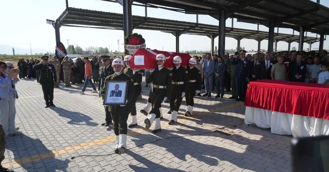 Hava Harp Okulu öğrencisi Veli Bilgin, memleketi Niğde de son yolculuğuna uğurlandı Niğde Haberleri Habertürk Yerel Haberler
