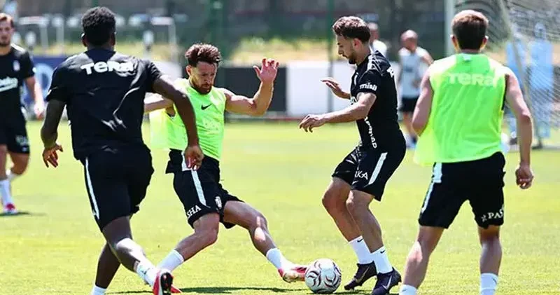 Beşiktaş, Midtjylland mesaisini sürdürdü