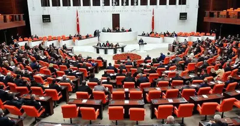 CHP’den ayrılan milletvekillerinin ardından Meclis’teki sandalye dağılımı
