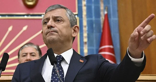 Son dakika... Özgür Özel den veda konuşması: Vakti gelmiş bir vedanın hüznünü taşıyorum! Yeni partiyi kuruyoruz