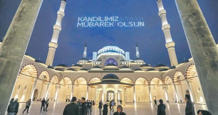 NİHAT HATİPOĞLU Mevlit Kandili’niz kutlu olsun