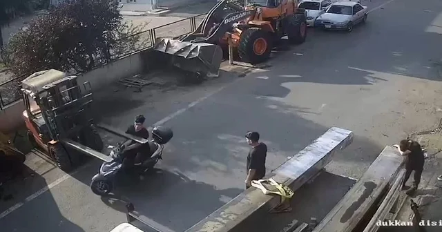 Tekirdağ da pes dedirten kaza: Motosikletli forkliftin demir ayaklarına çarptı Tekirdağ Haberleri Habertürk Yerel Haberler