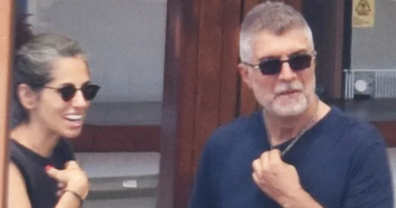 Özcan Deniz, tatilde toplantı yaptı