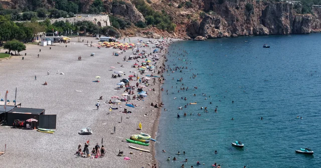 Antalya da termometreler 40 dereceyi gösterdi, kent merkezi boş kaldı Antalya Haberleri Habertürk Yerel Haberler