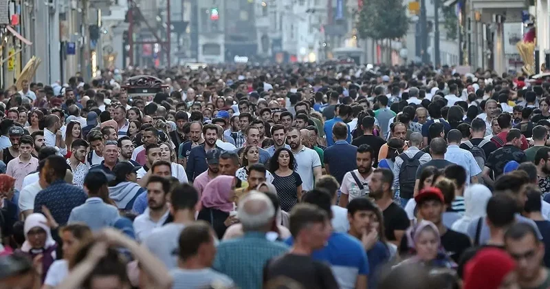 Nüfus piramidi tersine dönüyor: Türkiye yaşlanıyor