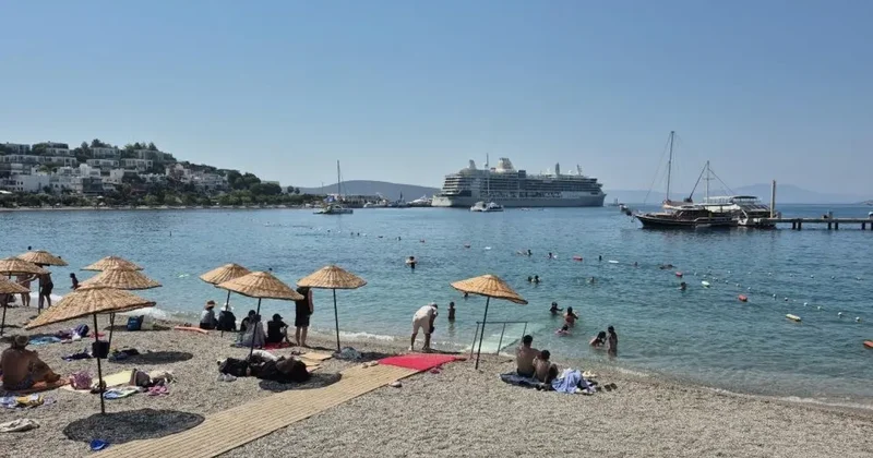 Bodrum a iki gemi ile 1144 yolcu geldi