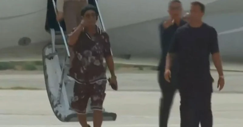 Ronaldinho 11 yıl sonra yeşil sahalara dönüyor! Yeni takımı belli oldu